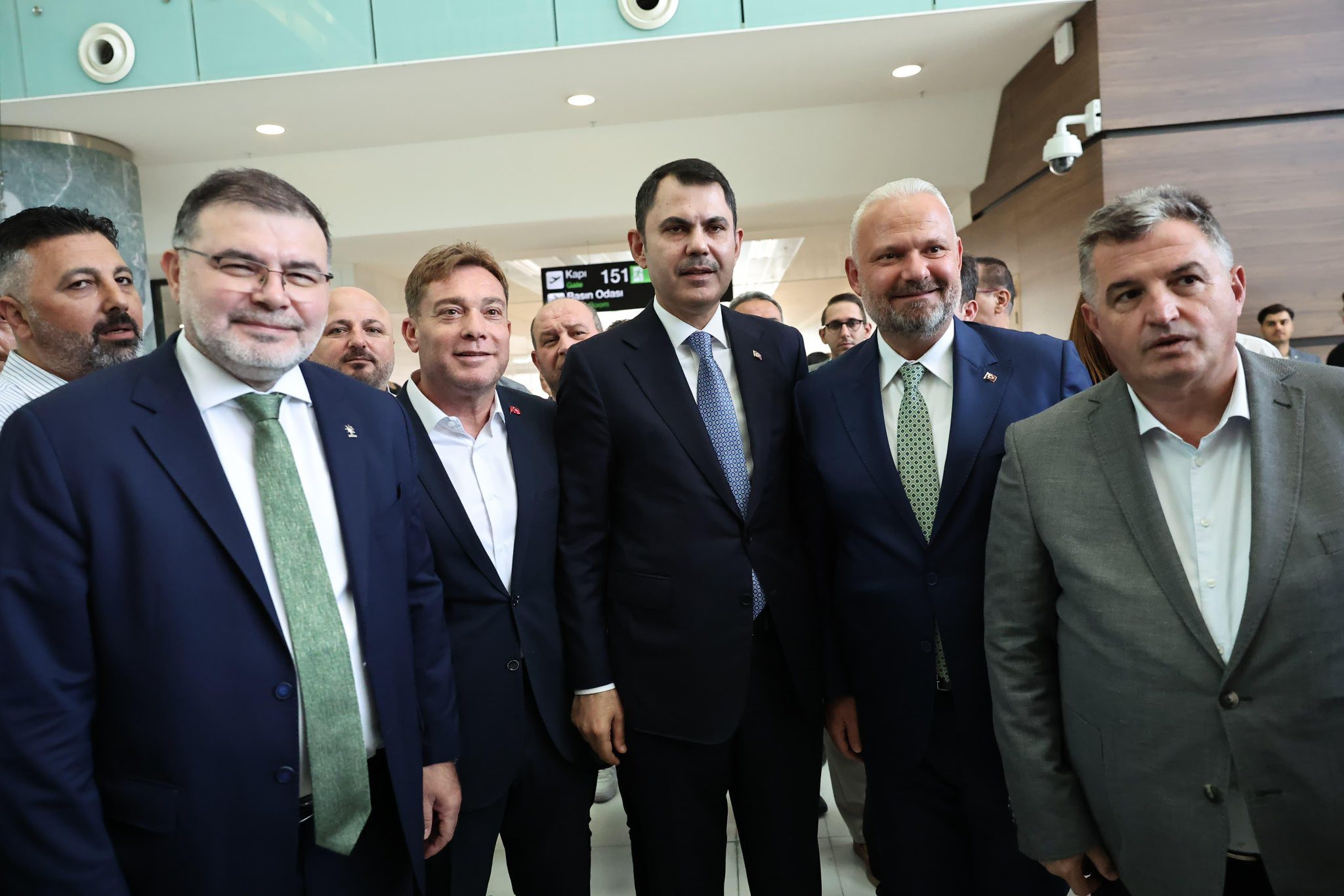 Bakan Kurum İzmir’de: Afet Konutları İçin Temel Atma Töreni Hazırlığı