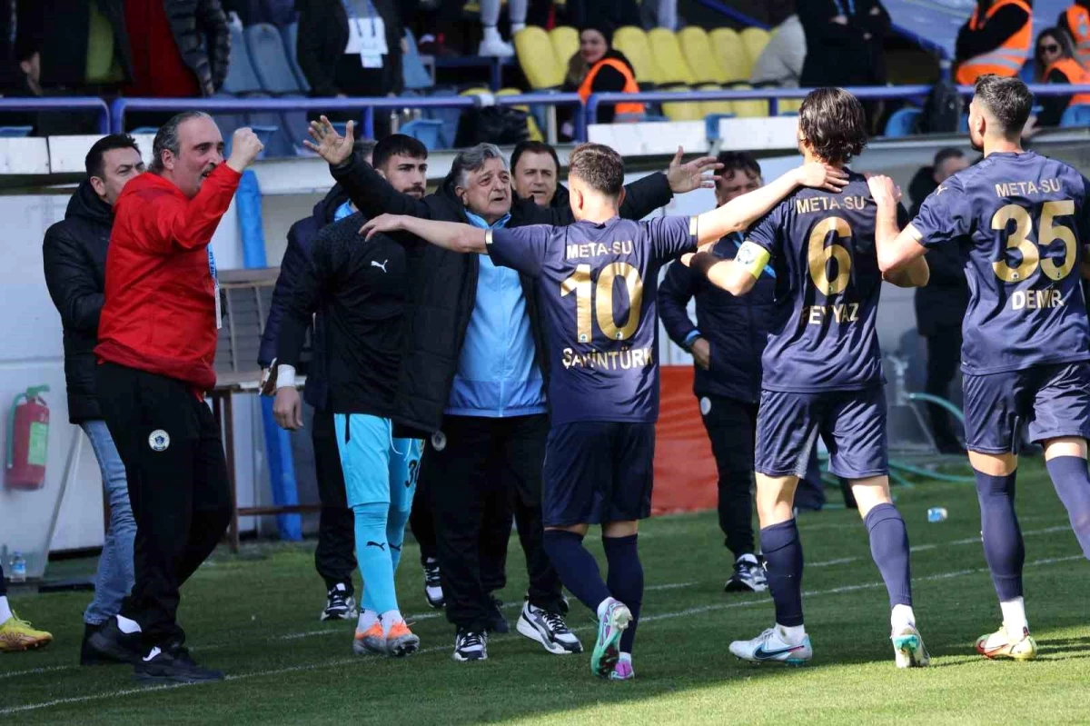 Menemen FK, Düzcespor'u mağlup ederek 5. galibiyetini arıyor